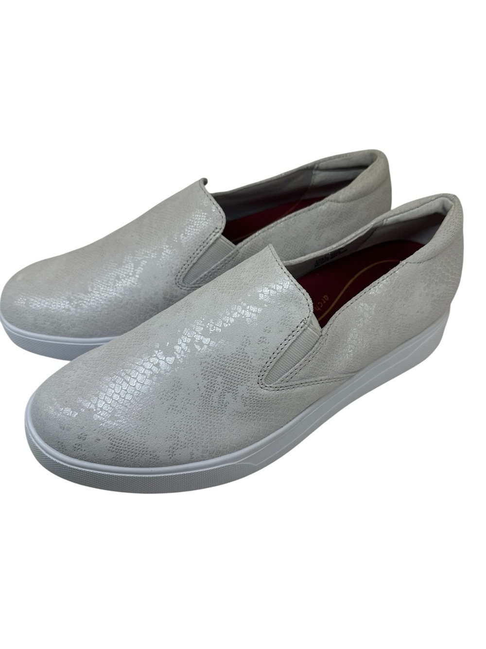 NWT || Munro Lennox Slip-On Sneakers- White Snake Print. Size: 10M Women’s